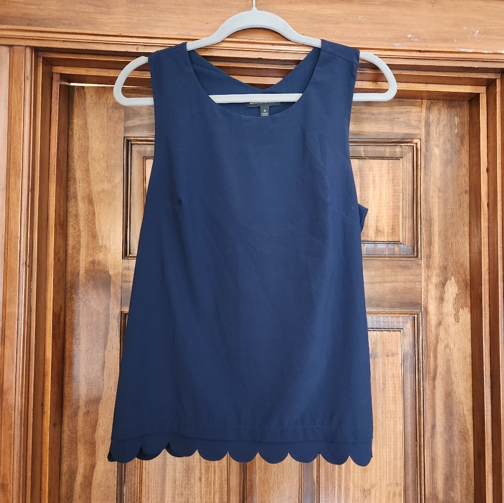 Banana Republic Split Back Scallop Navy Tank Blouse with Built-In Bra